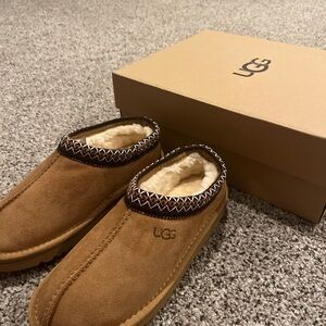 UGG Women's Chestnut Tasman II Slippers